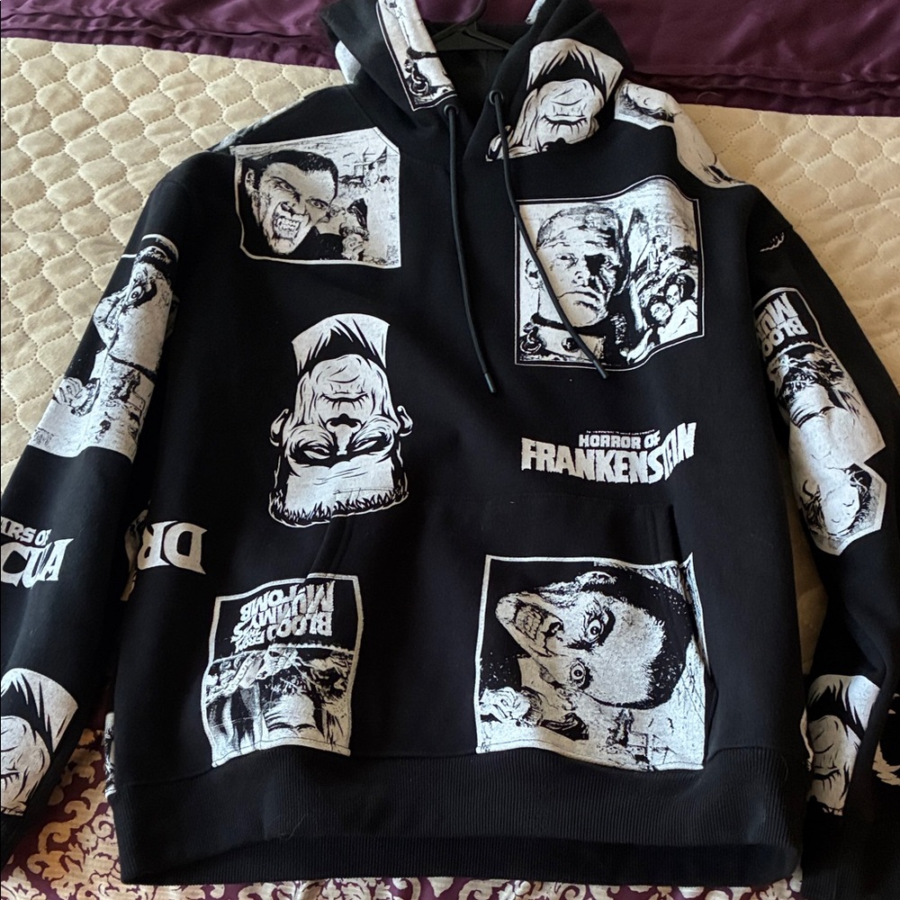 Black Graphic Women Sweater
